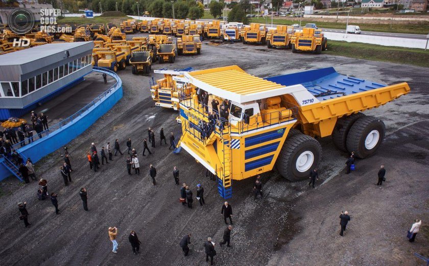 Карьерный самосвал БЕЛАЗ-75710