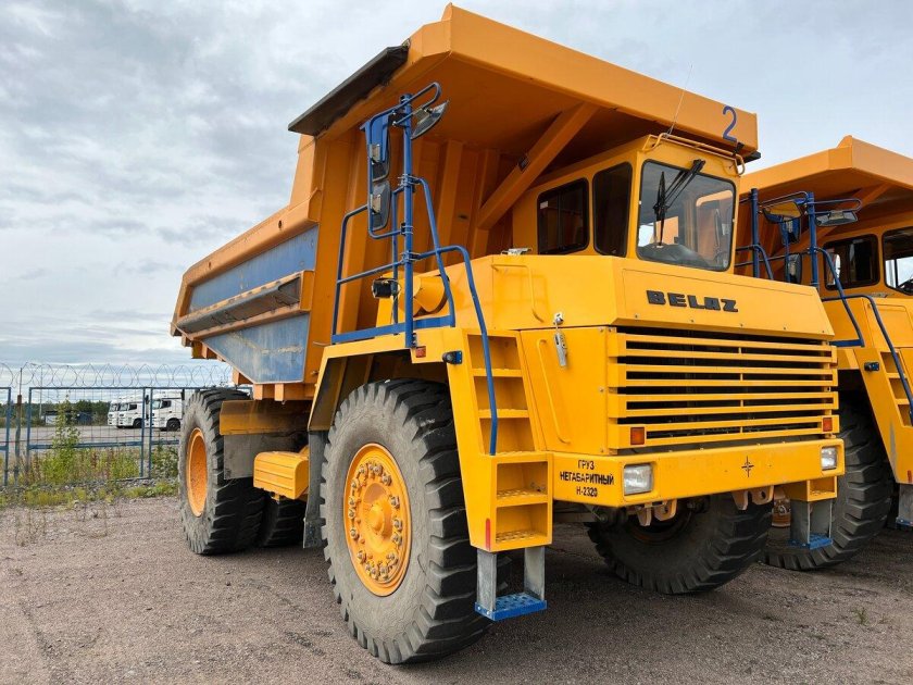 Самосвал белаз 7547