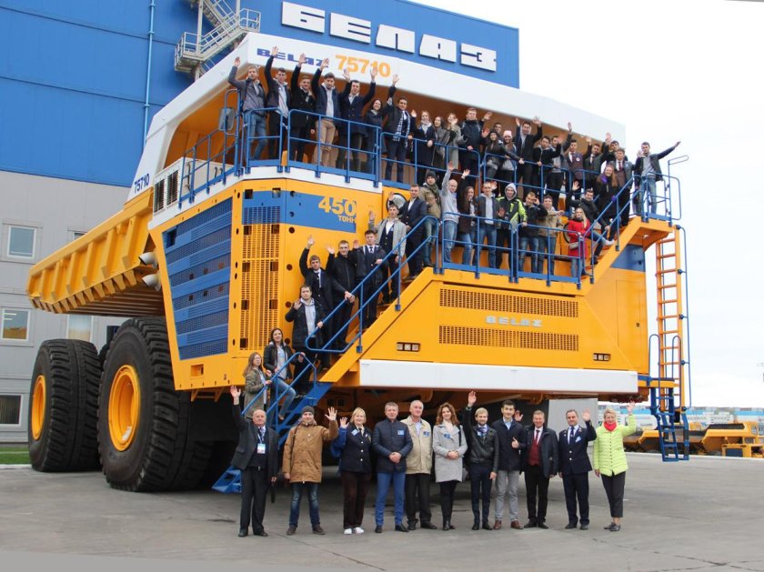 Карьерный самосвал БЕЛАЗ-75710