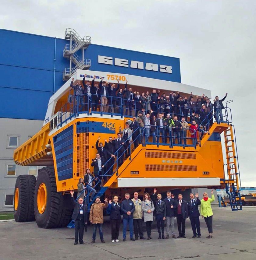 Карьерный самосвал БЕЛАЗ-75710