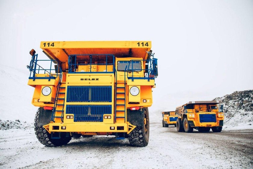 Карьерный самосвал белаз