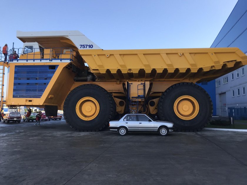 БЕЛАЗ-75710 самосвал