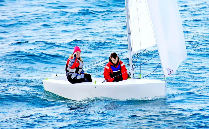 Парусный спорт яхта оптимист