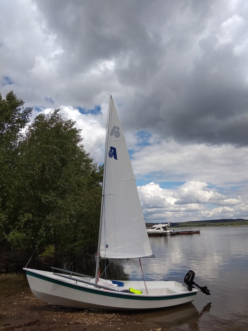 Арджи 15 швертбот