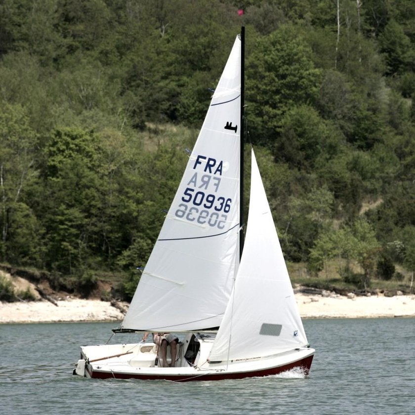 Яхта Ворьен