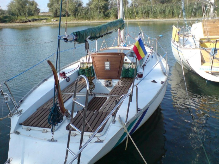 Abim Classic катер