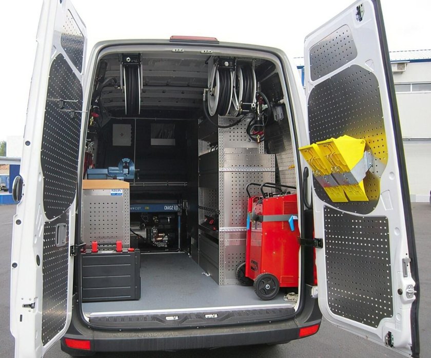 Форд Транзит передвижная автомастерская