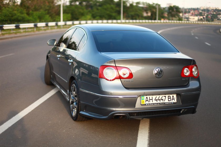 Volkswagen Passat b6 сзади