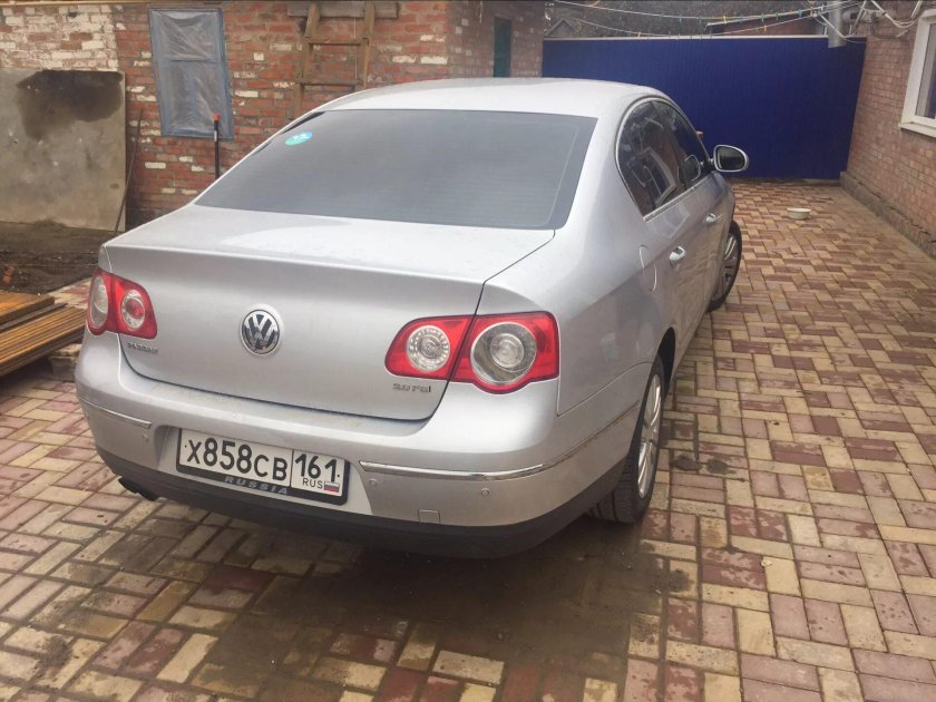 Фольксваген Пассат 2007 сзади