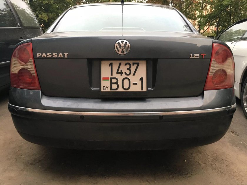 Фольксваген Пассат б5 сзади