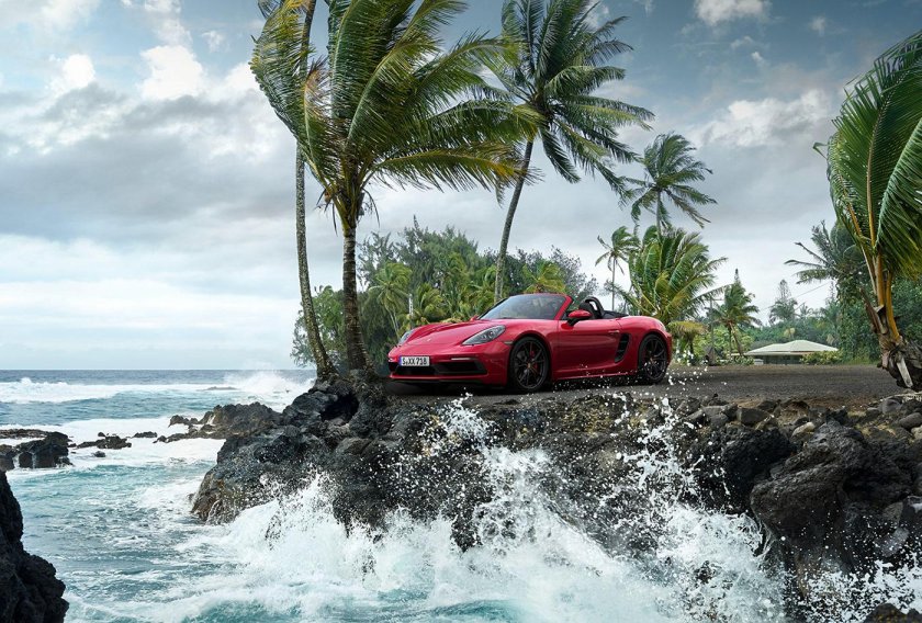 Машина и пальмы