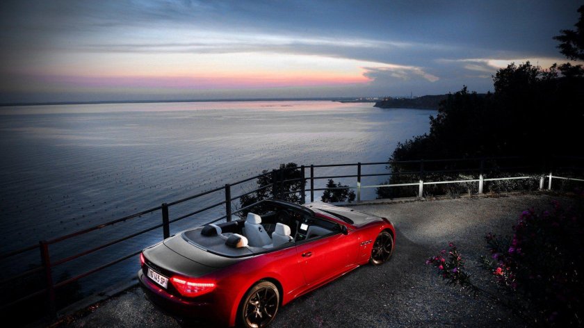 Maserati GRANCABRIO красный