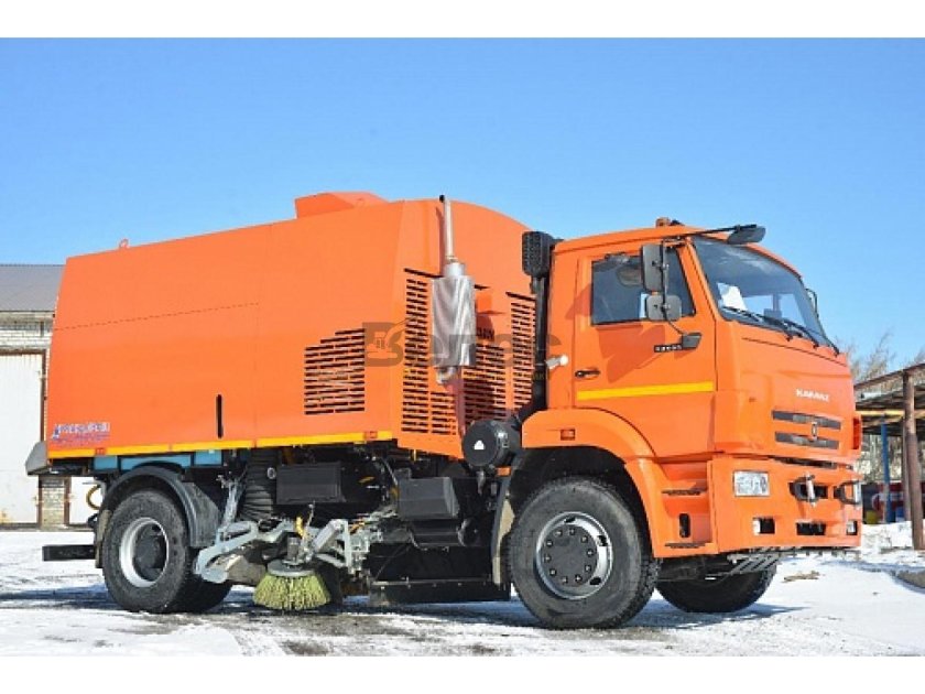Ко-318д на шасси КАМАЗ-53605 подметально-уборочная