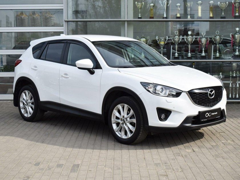 Мазда белая джип