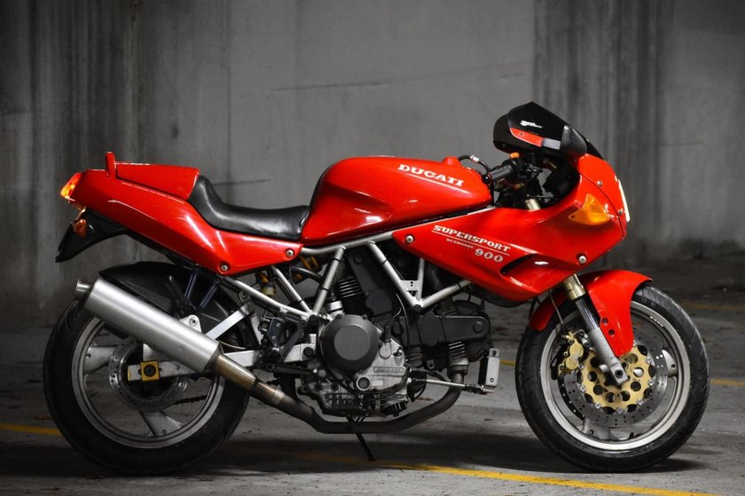 Ducati Supersport 900