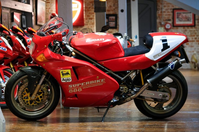 Ducati 851