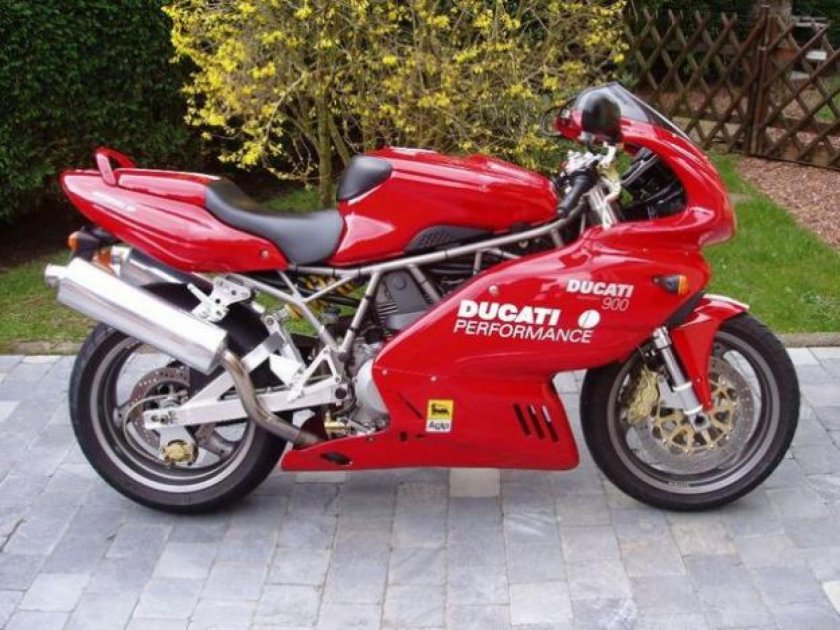 Ducati Supersport 900