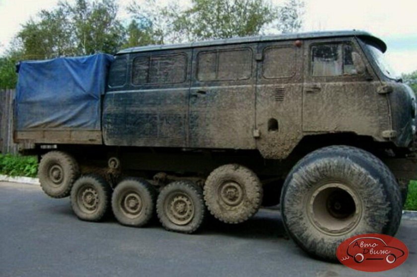 УАЗ 452 броневик