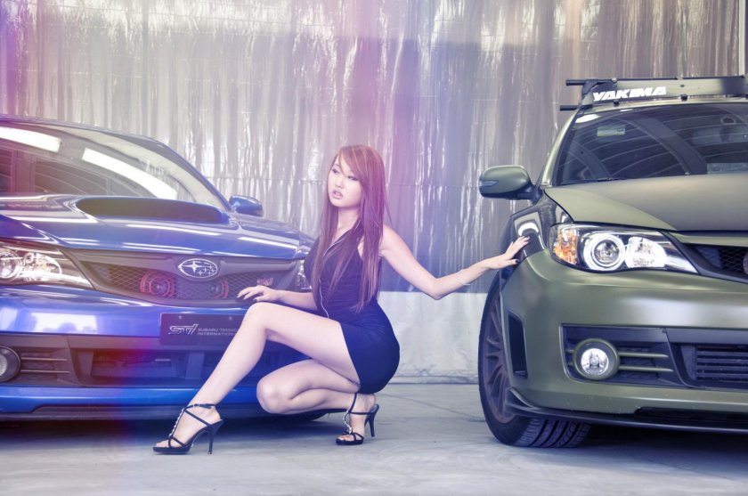 Субару Импреза WRX STI И девушки