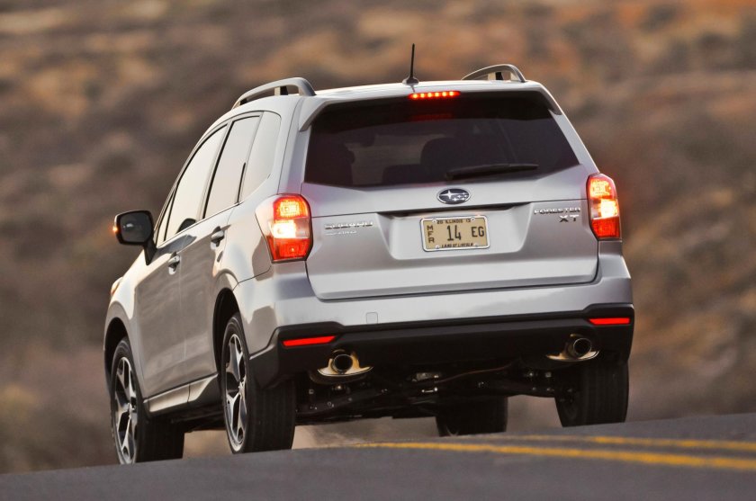 Субару Форестер сзади