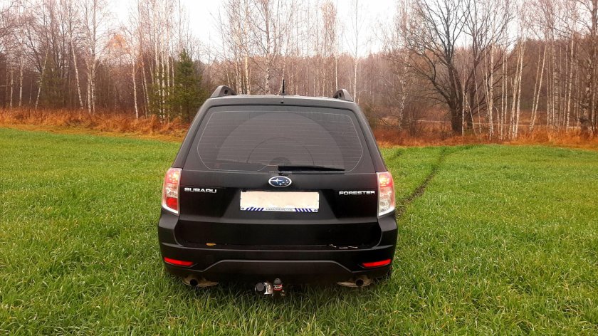 Субару Форестер сзади