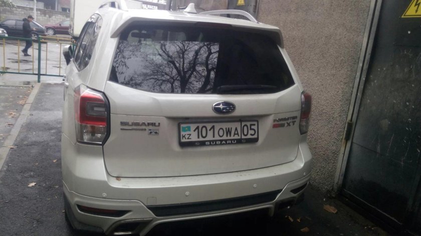Subaru Forester SJ сзади