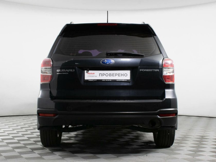 Вид сзади Форестер SJ Рестайлинг