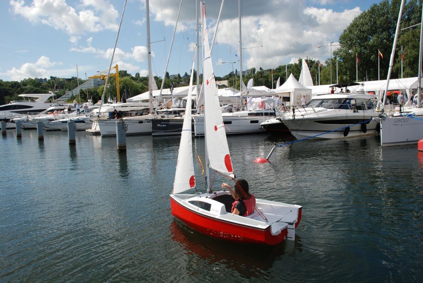 Mini 230 швертбот