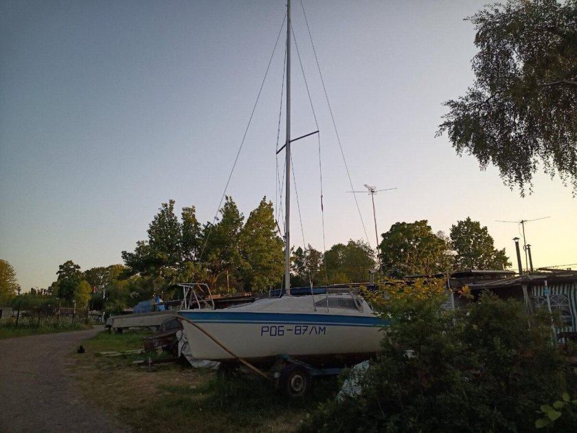 Лодка парусная