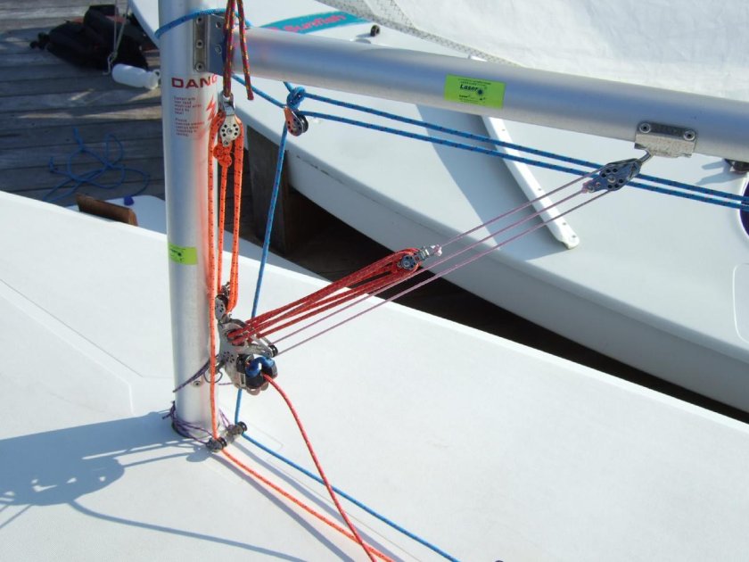 Швертбот 470