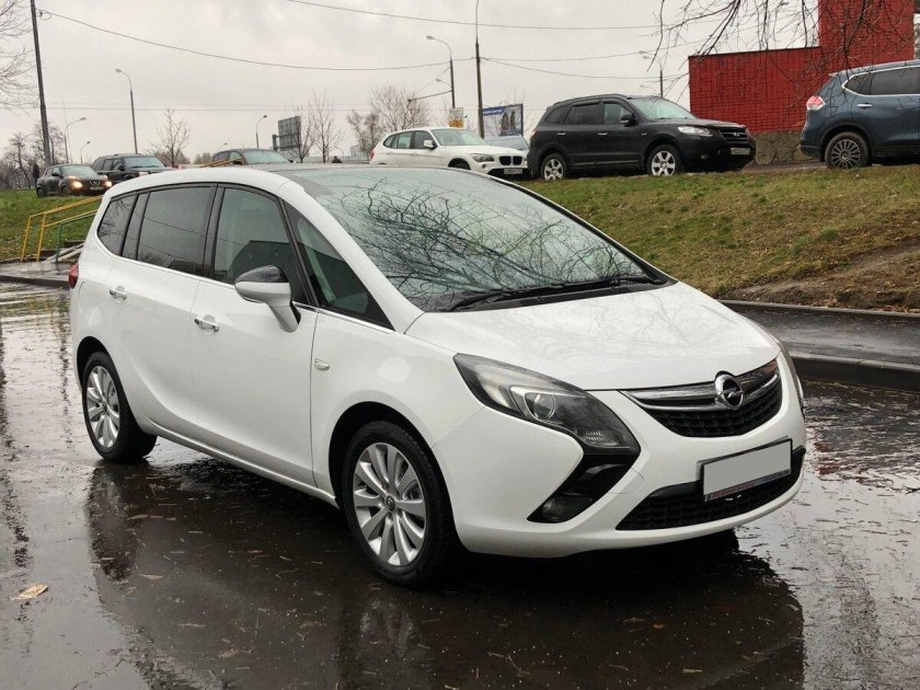 Опель Зафира 2013