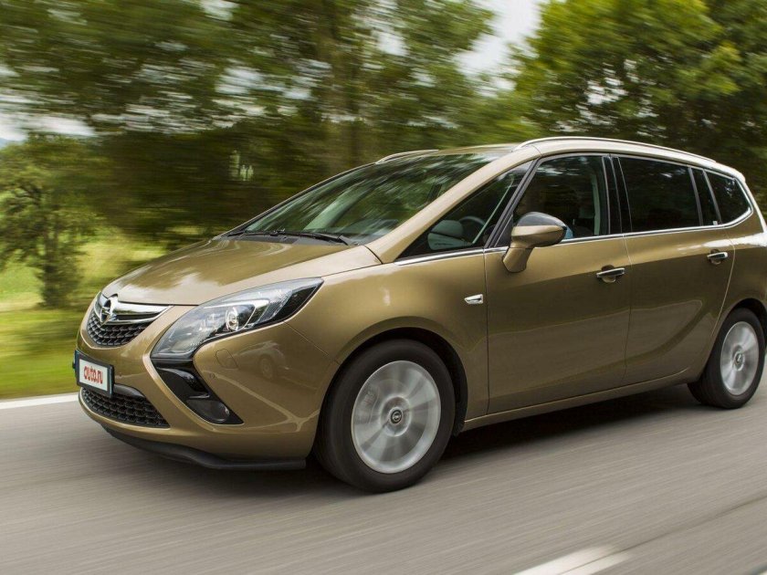 Опель Зафира Турер 2022