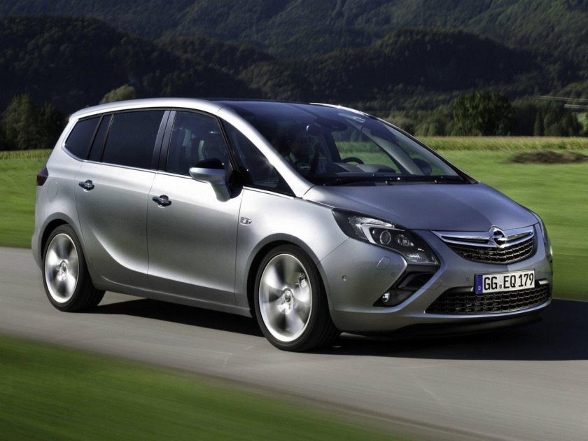 Opel Zafira компактвэны