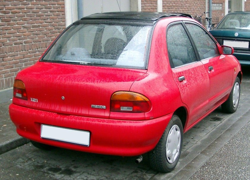 Mazda 121