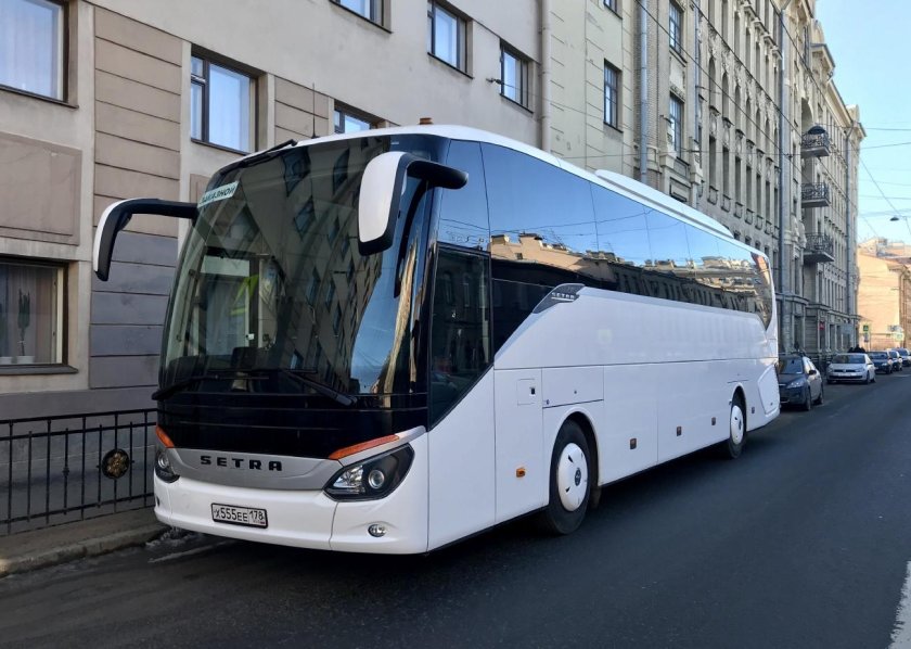 Автобус mercedes benz