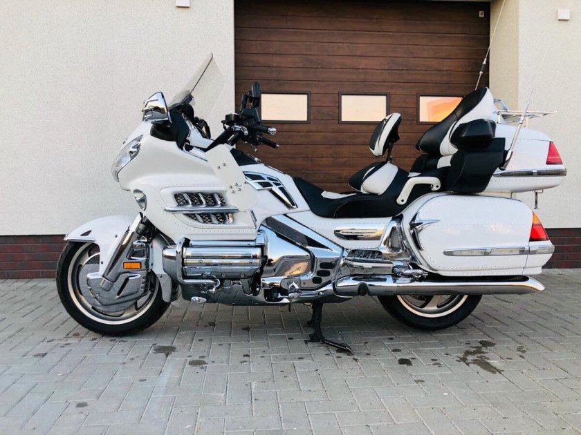 Honda gl1800 белая 2006