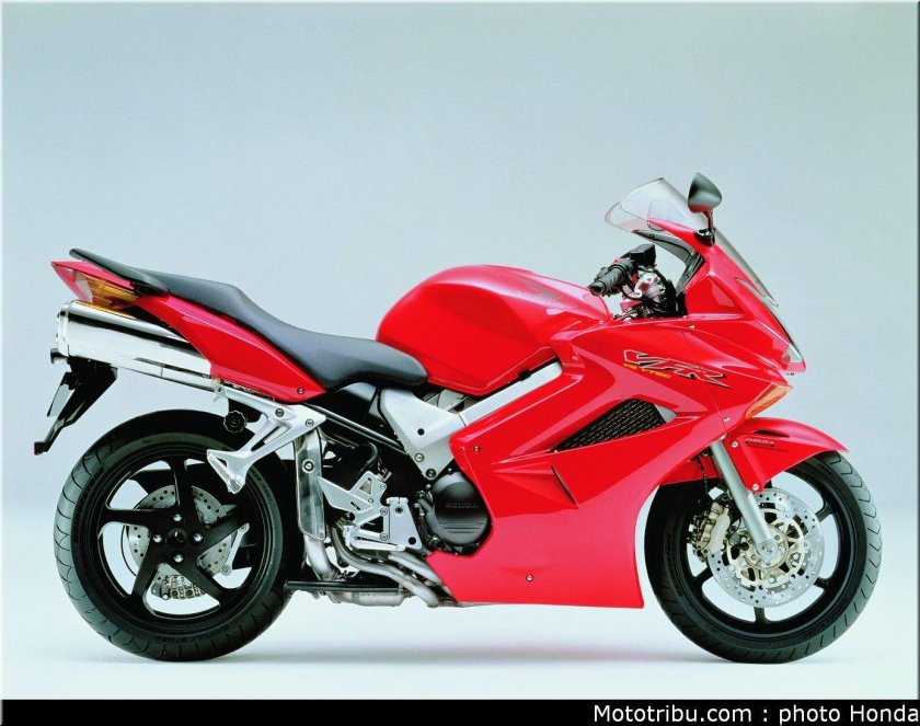 Honda vfr800 мотоцикл