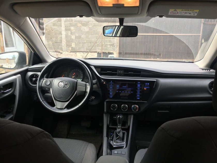 Toyota corolla 2017 салон