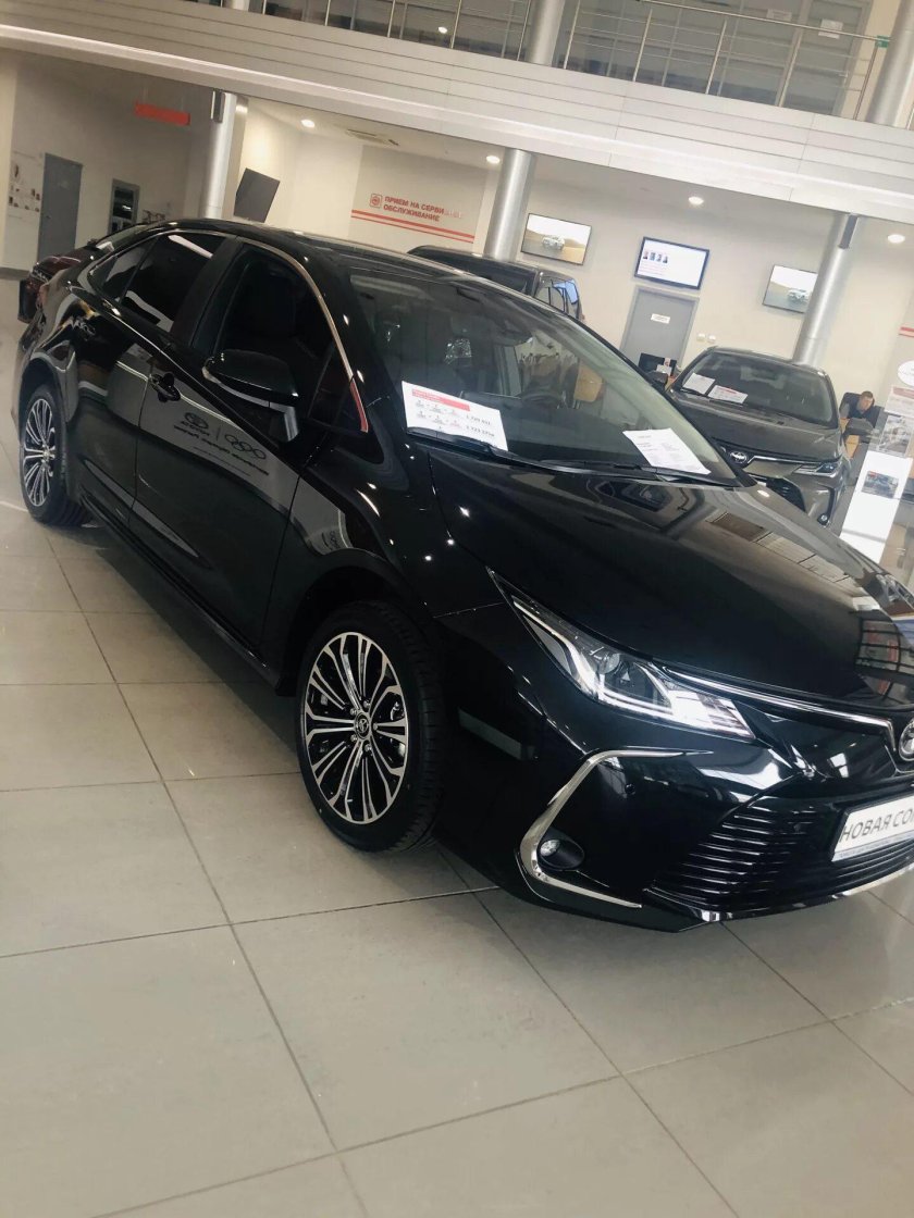 Тойота Королла 2020 черная