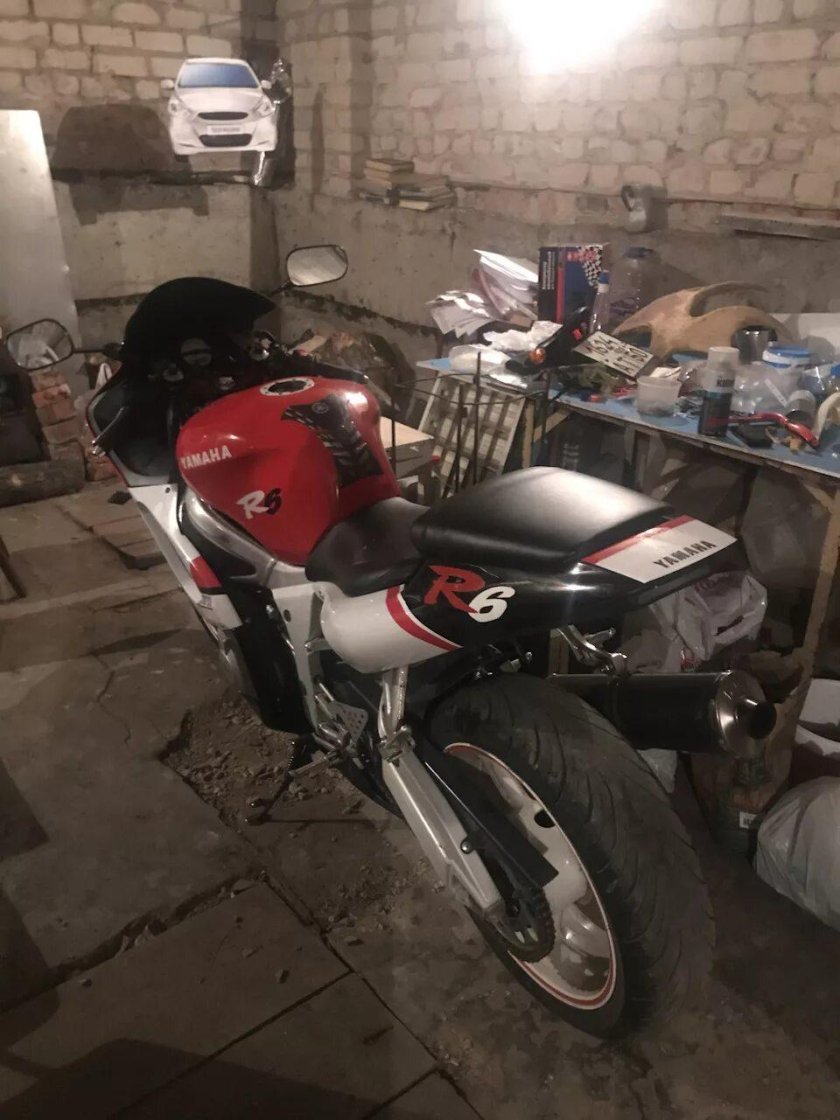 Yamaha r6 в гараже