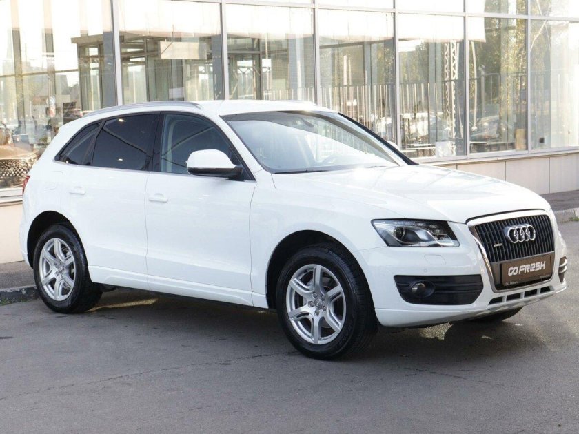 Бежевая Ауди