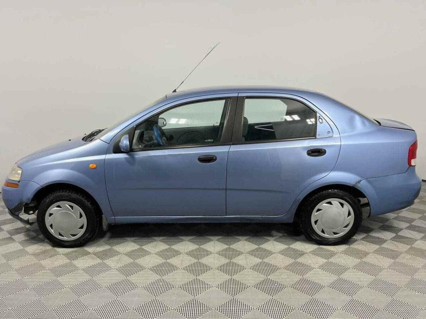 Шевроле Авео 2004 хэтчбек