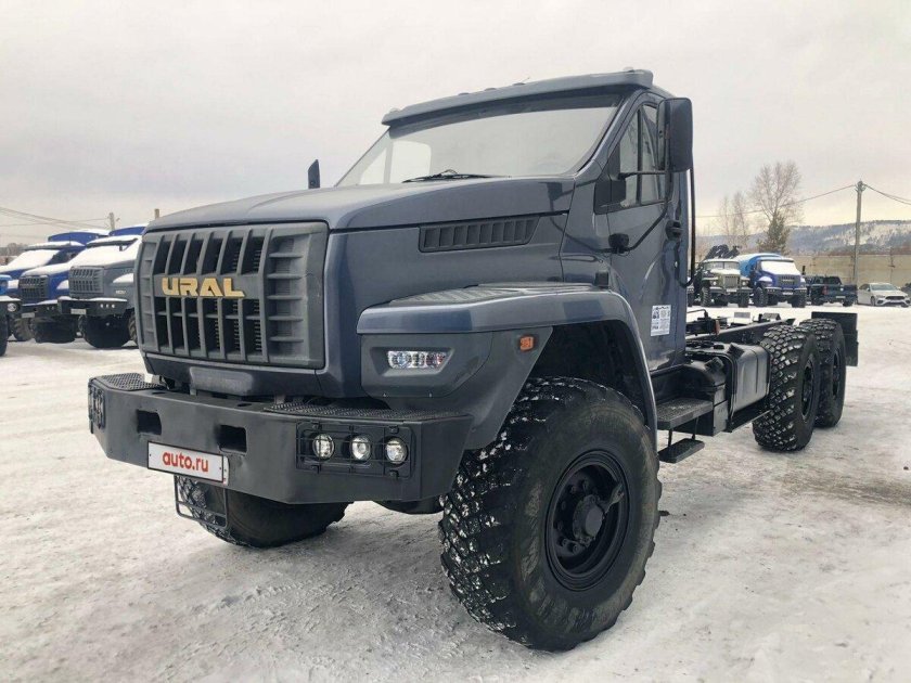 Урал некст седельный тягач