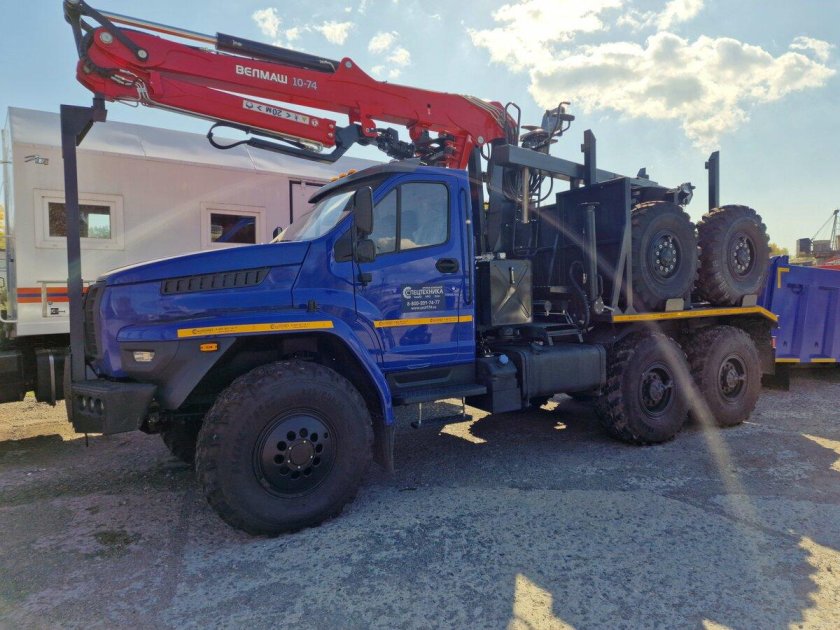 Урал некст лесовоз с гидроманипулятором