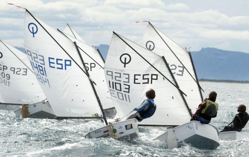 Швертбот яхта оптимист