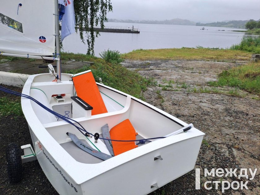 Оптимист швертбот