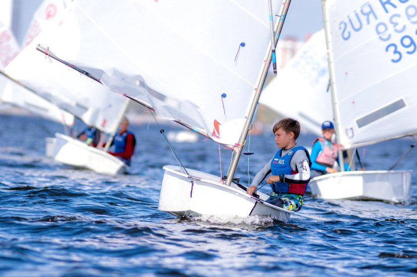 Швертбот 470