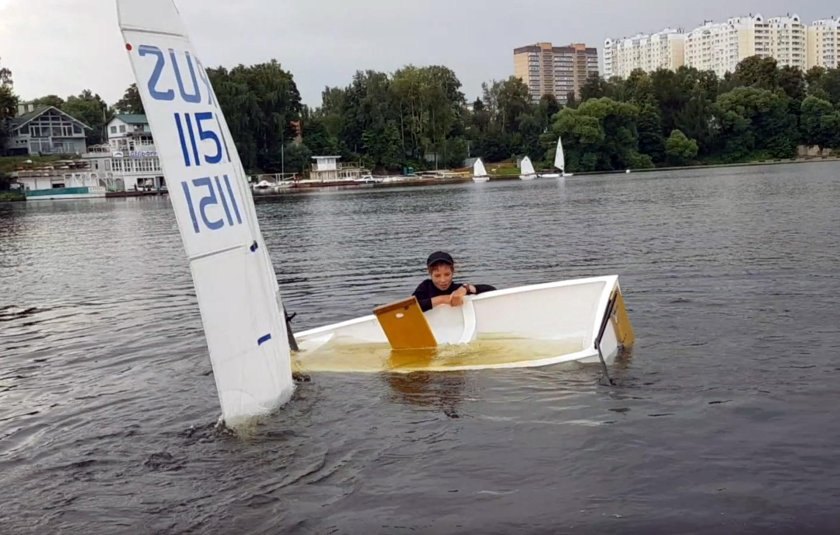 Швертбот оптимист