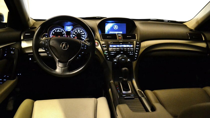 Акура седан салон