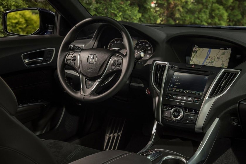 Акура ТЛХ салон